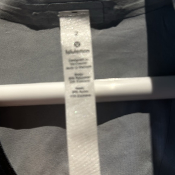 Lululemon Spring/Rain Jacket - LIKE NEW - Picture 4 of 4